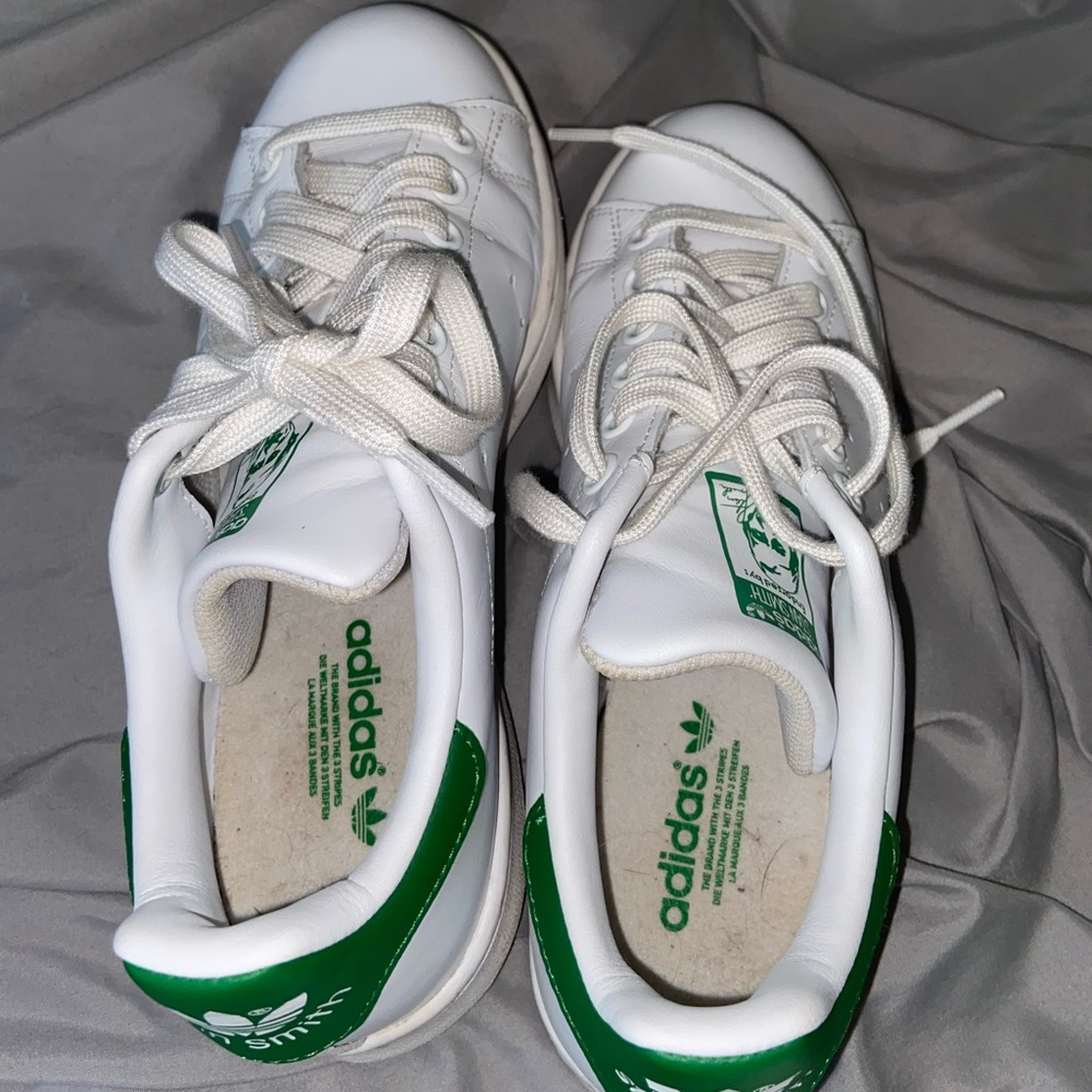 Adidas Stan Smiths (green) Size 6 1/2 women’s